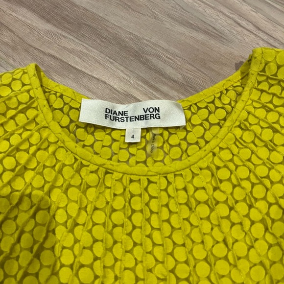 DVF pintuck size 4 dress - Picture 7 of 7